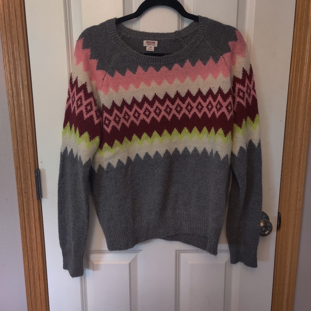 Cozy Gray Patterned Sweater